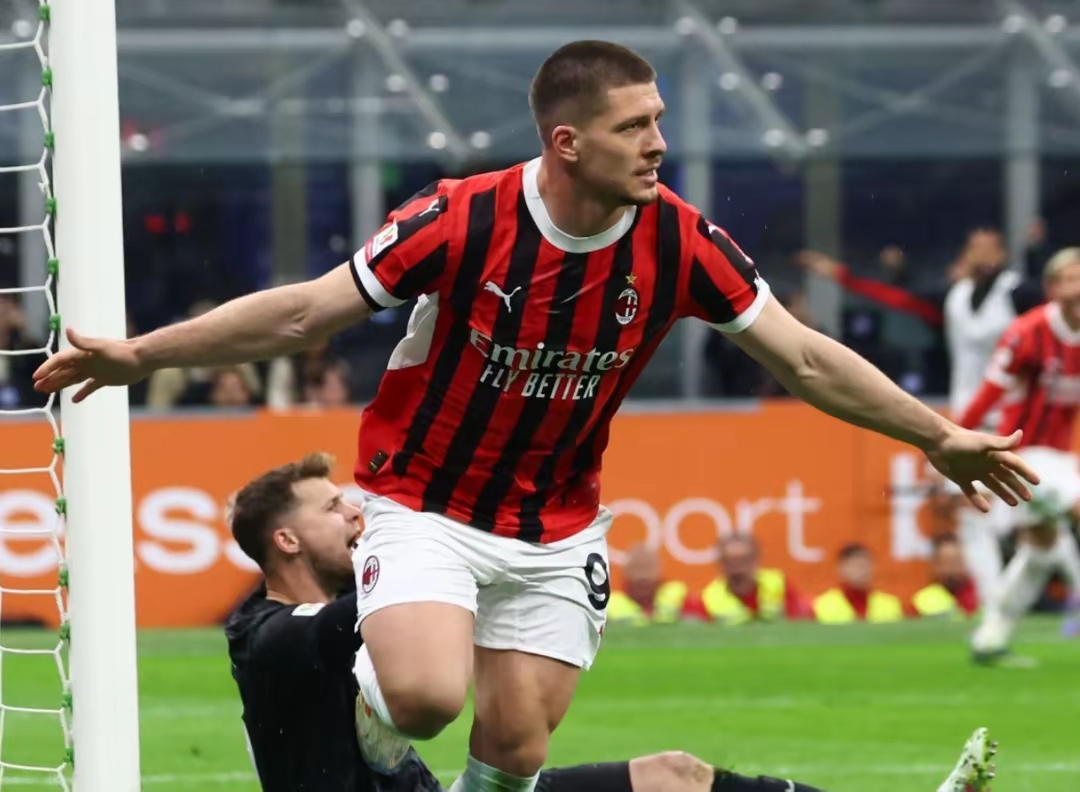 包含AC米兰主场大胜，继续稳坐积分榜榜首的词条