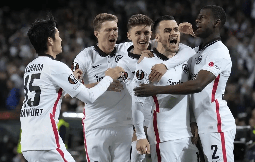 弗赖堡队在最近一场比赛中连胜对手 弗赖堡队在最近一场比赛中连胜对手