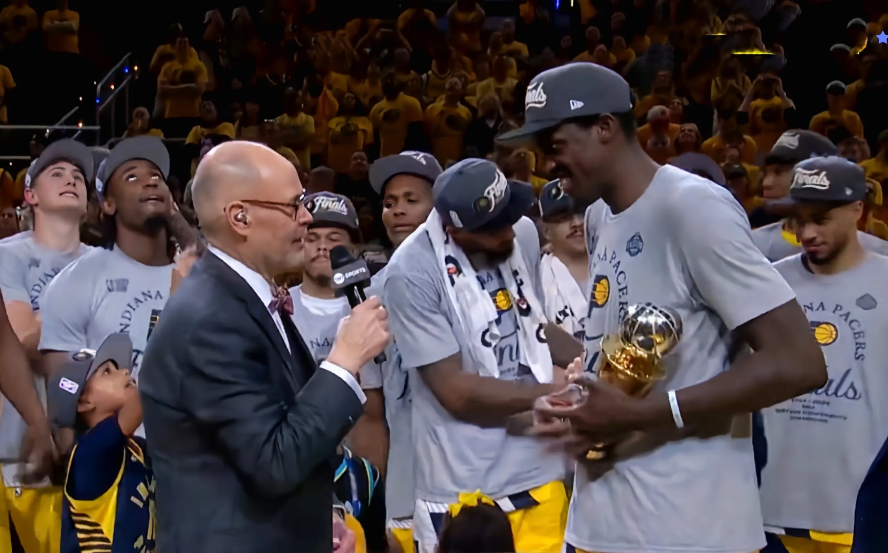 步行者轻取马刺,字母哥带队取胜 步行者轻取马刺,字母哥带队取胜