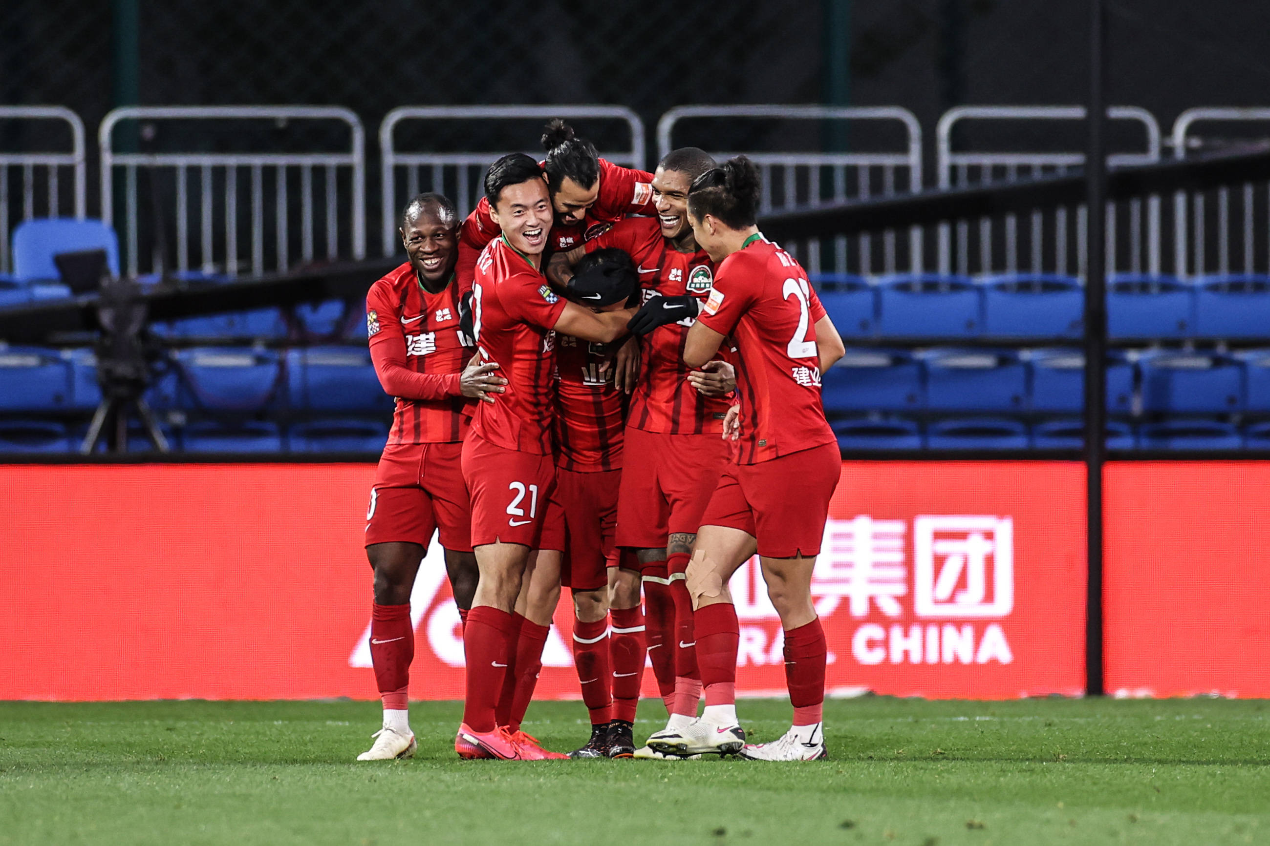 河南建业晋级至第二名，国安不敌遭降级