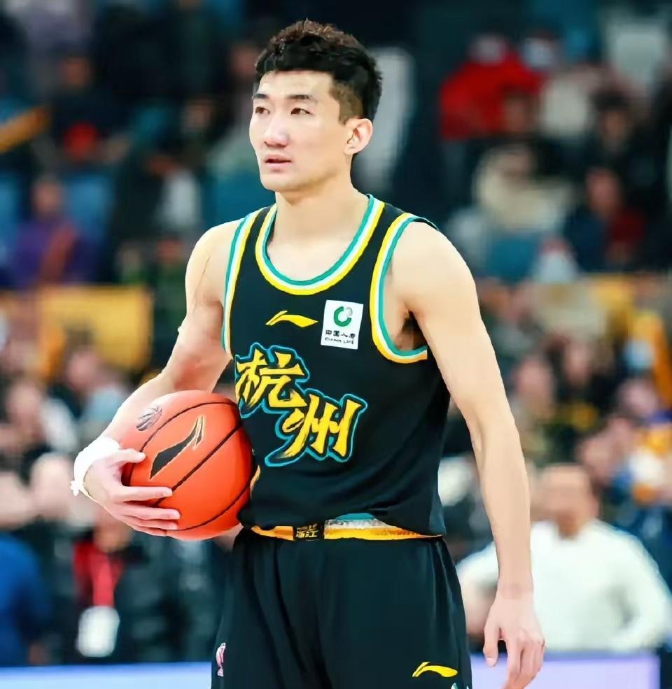 凯尔特人轻取辽宁队,赵继伟点燃赛场 凯尔特人轻取辽宁队,赵继伟点燃赛场